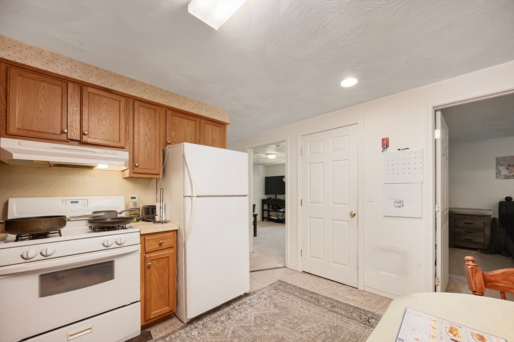 127 Maple St, Attleboro MA 02703 photo 15