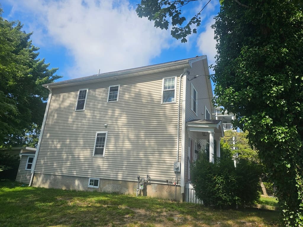 39 Bond Street, Fall River MA 02720 photo 2
