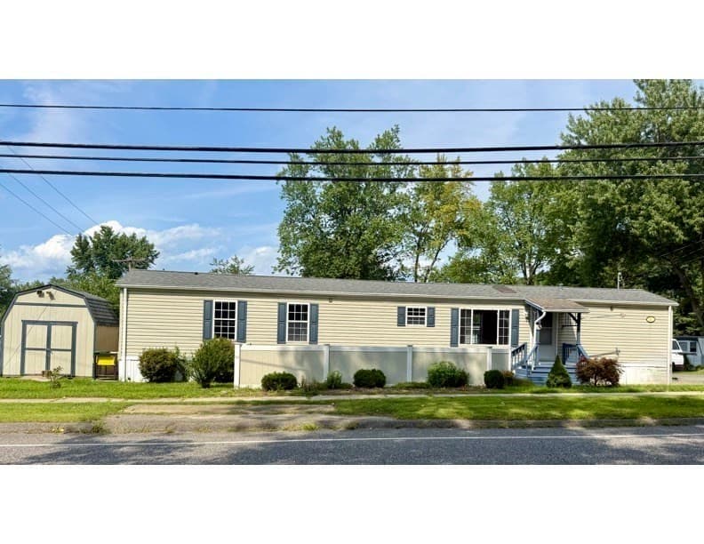 11 Quaboag Valley, Palmer MA 01069