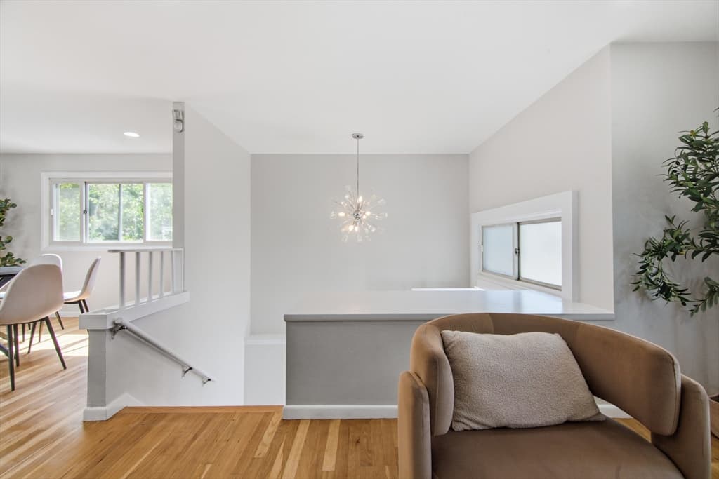 1 Belnap Rd, Boston MA 02136 photo 6