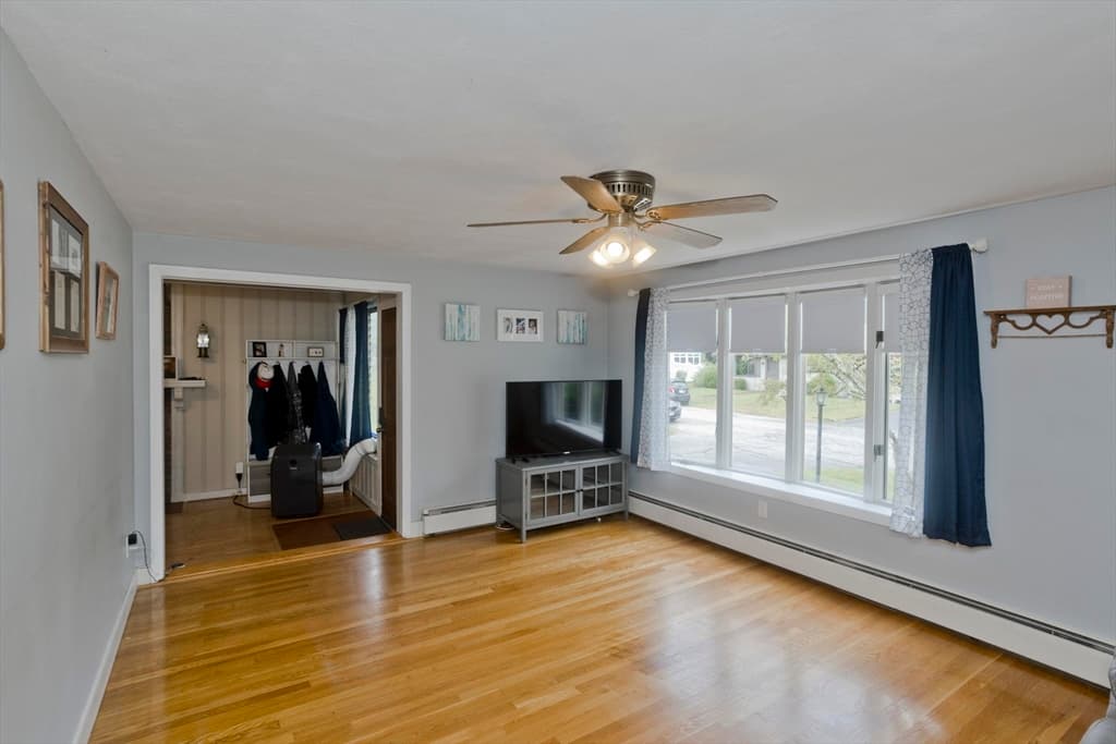 14 Bliss Rd, Bellingham MA 02019 photo 10