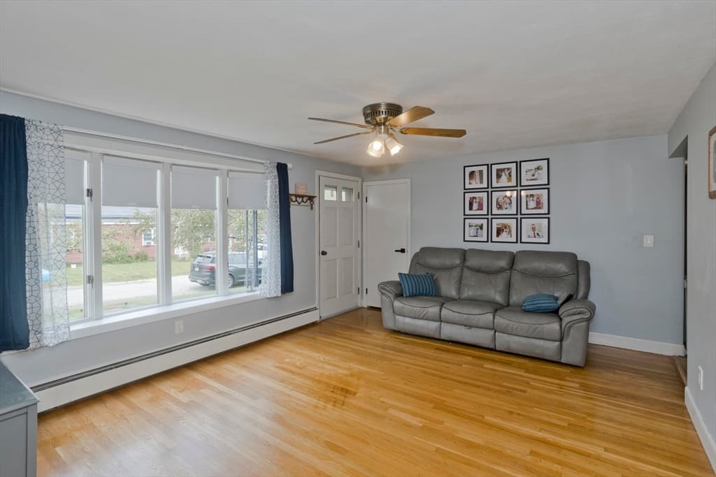 14 Bliss Rd, Bellingham MA 02019 photo 11