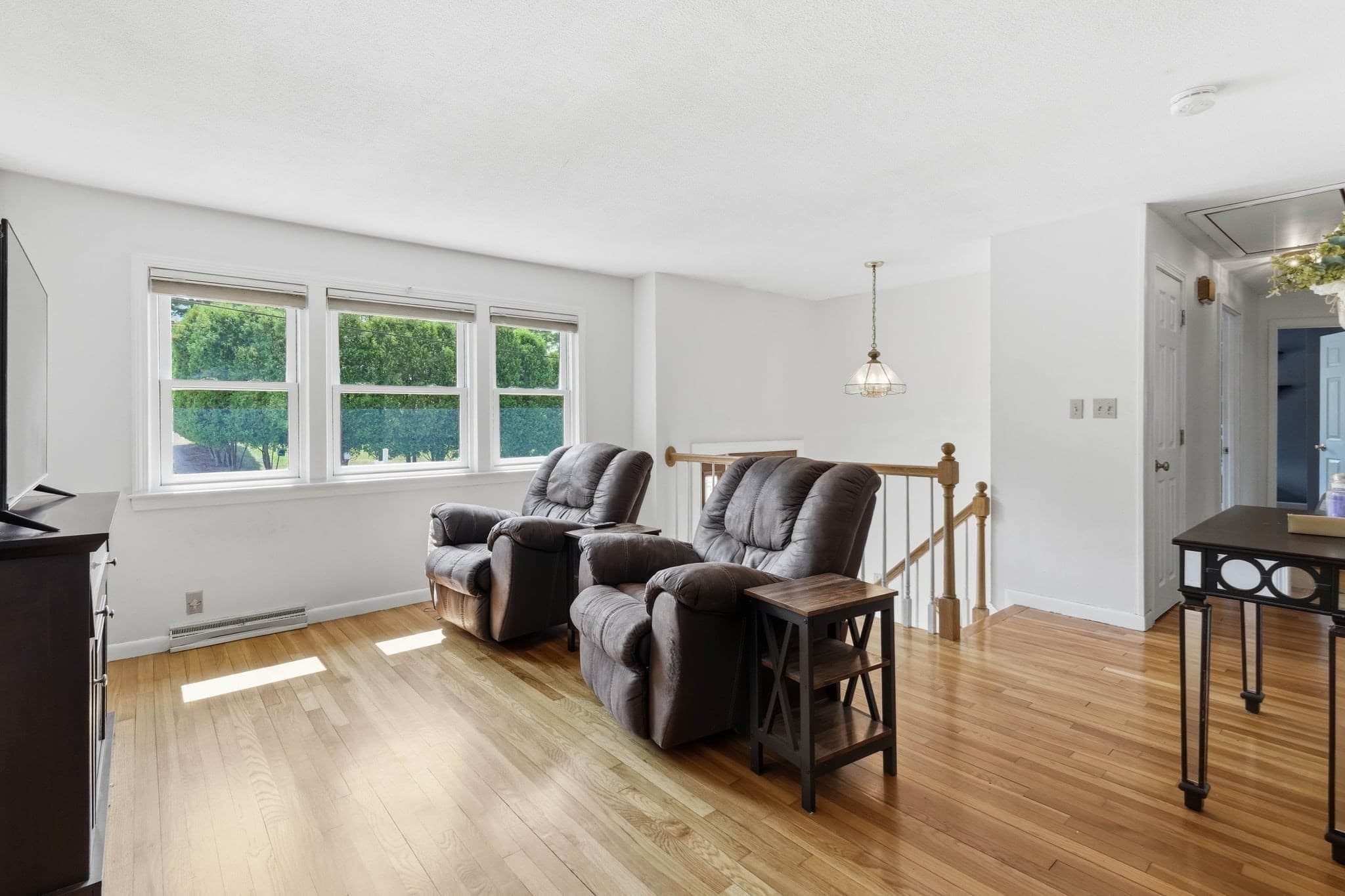 Single Family Residence at 14 Briscoe Rd, Groveland MA 01834, Groveland, photo 11 of 39