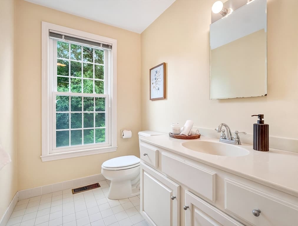 35 Mitchell Grant Way # 35, Bedford MA 01730 photo 12
