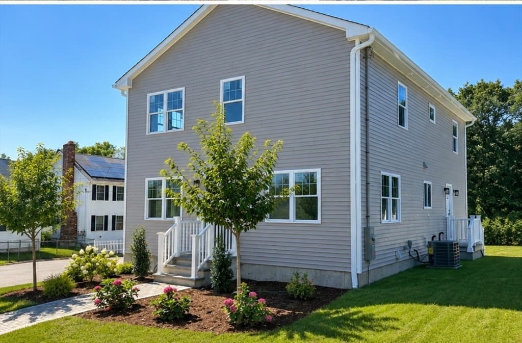 45 County St, Blackstone MA 01504 photo 2