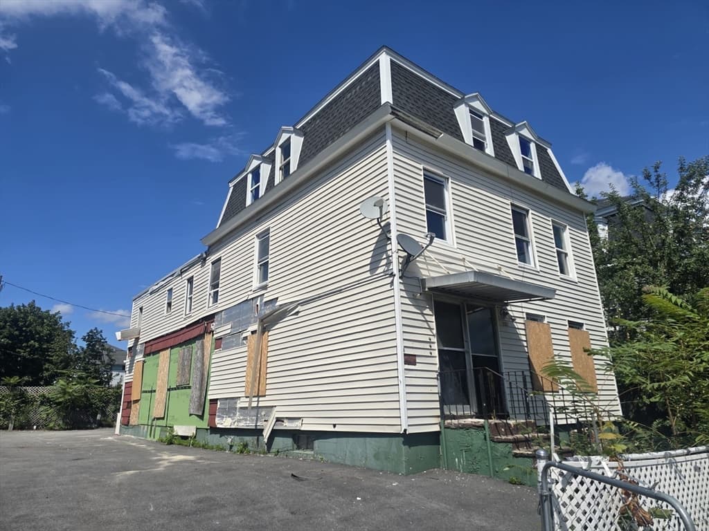 158 Austin St, Worcester MA 01609 photo 2