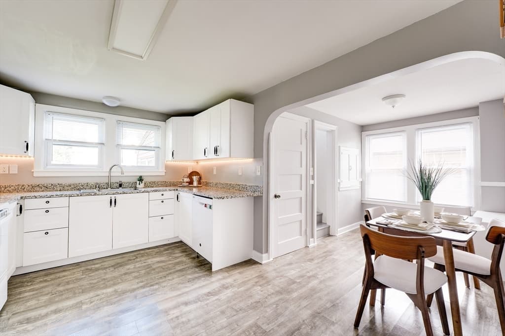 41 Park St, Agawam MA 01030 photo 3