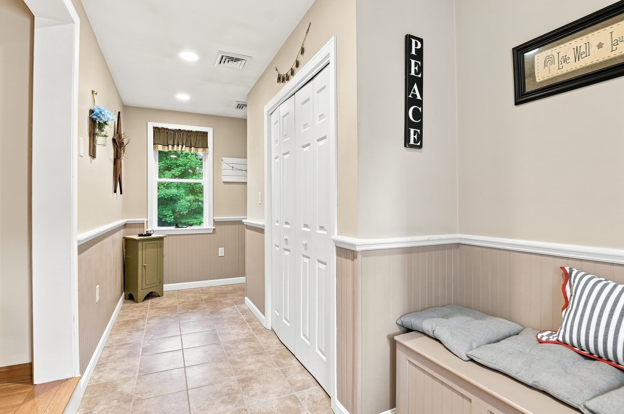 Single Family Residence at 4 Mccann Place, Paxton MA 01612, Paxton, photo 13 of 35