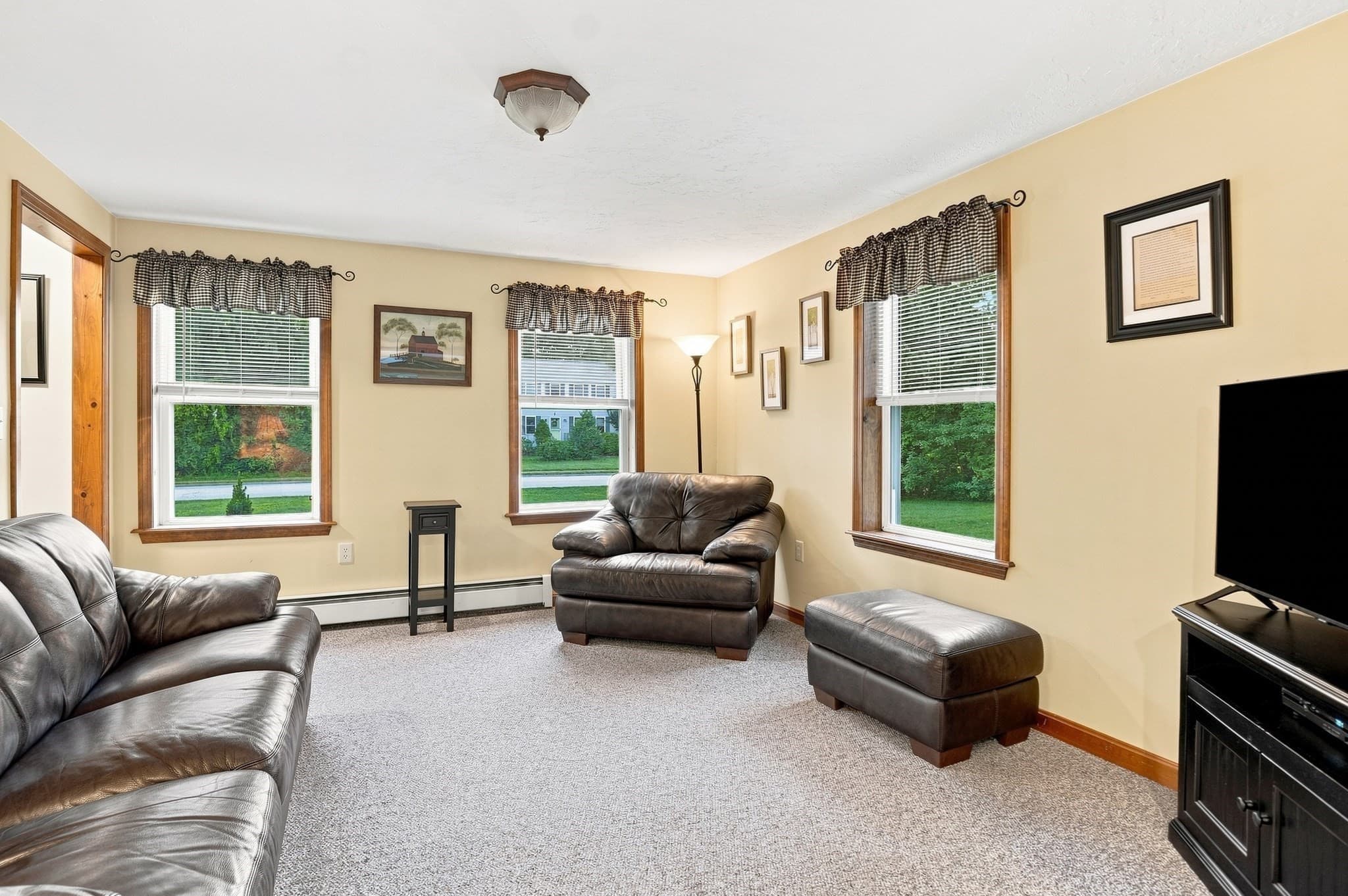 Single Family Residence at 4 Mccann Place, Paxton MA 01612, Paxton, photo 5 of 35