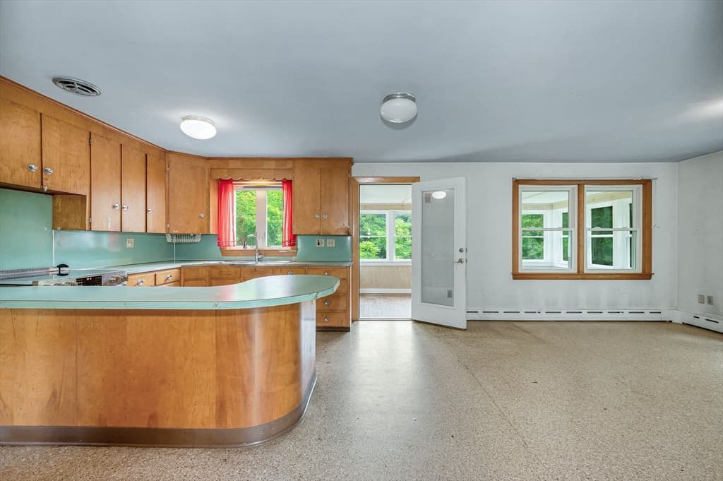 129 Forest St, Haverhill MA 01832 photo 12