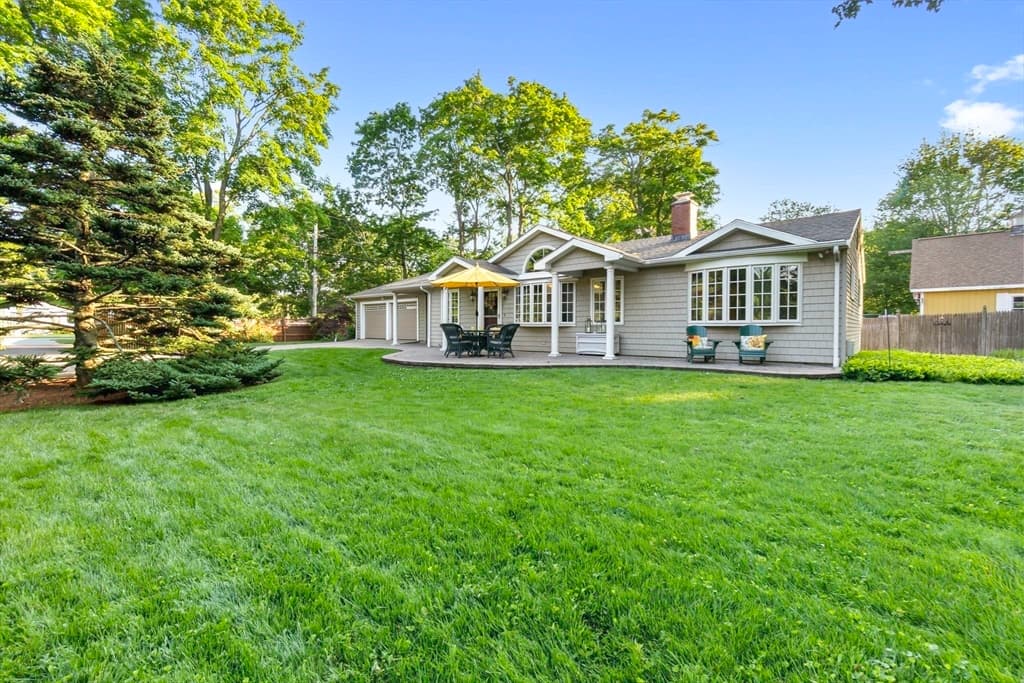 176 Colon St, Beverly MA 01915 photo 5