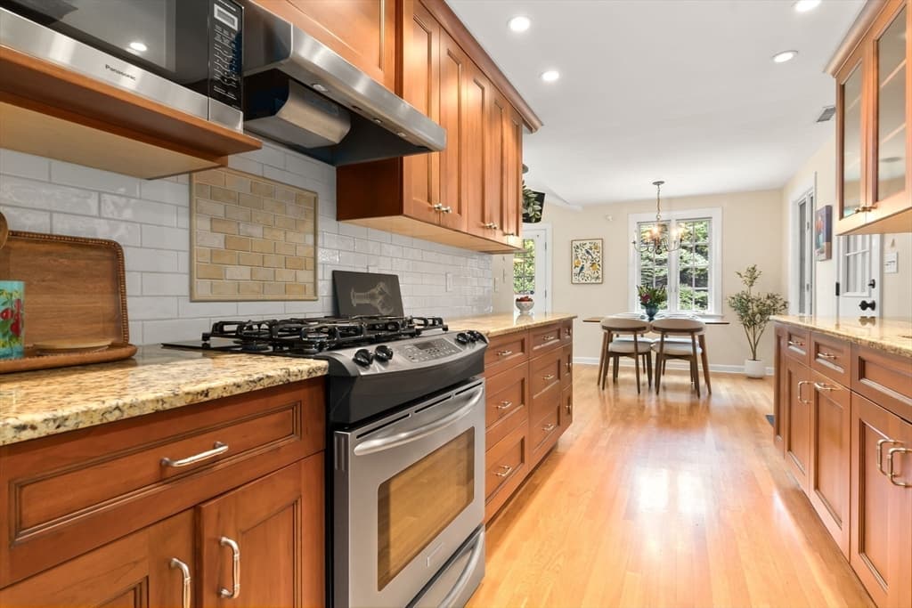 176 Colon St, Beverly MA 01915 photo 10