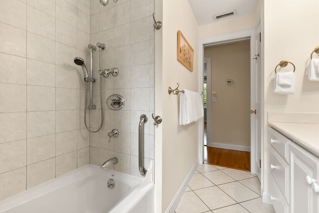 176 Colon St, Beverly MA 01915 photo 18