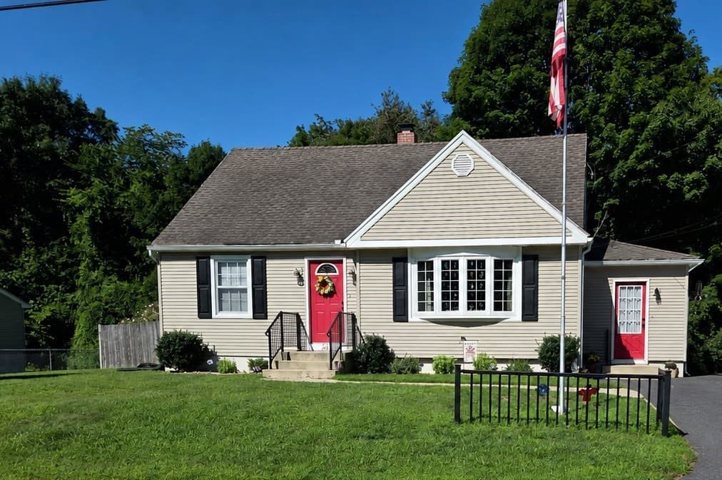 62 Clyde Avenue, West Springfield MA 01089