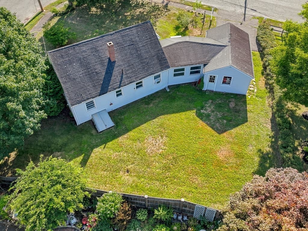 21 Flint St, Danvers MA 01923 photo 5
