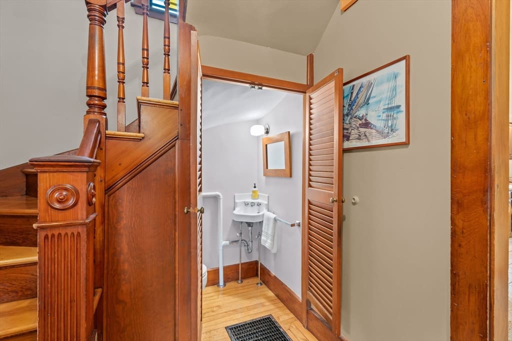 165 E. Lothrop St, Beverly MA 01915 photo 17
