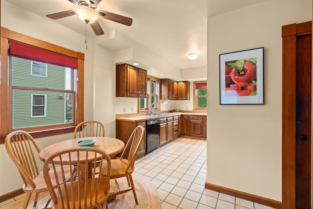 165 E. Lothrop St, Beverly MA 01915 photo 4