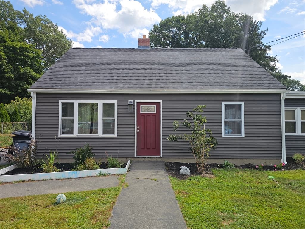 97 Stoughton St, Stoughton MA 02072