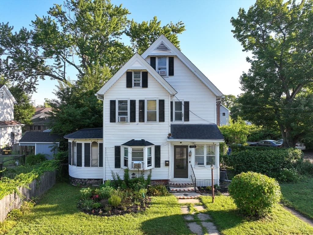 112 Hampshire St, Springfield MA 01151 photo 2