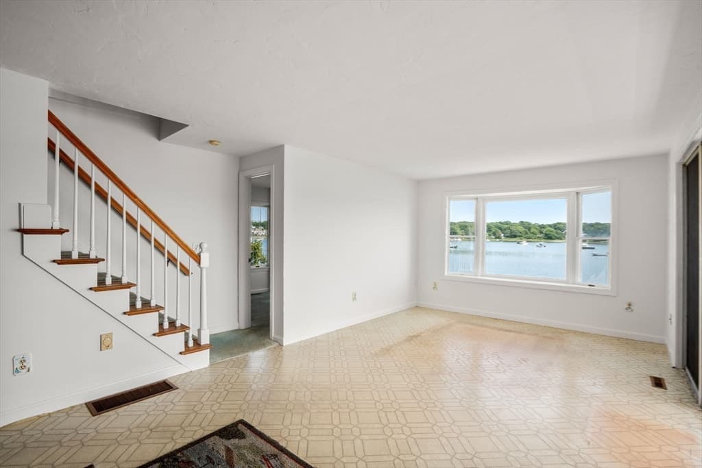 584 Circuit Ave, Bourne MA 02559 photo 17