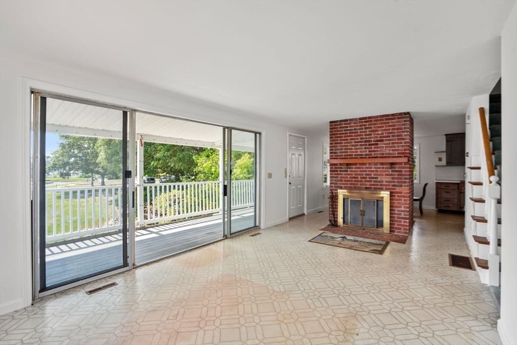 584 Circuit Ave, Bourne MA 02559 photo 15
