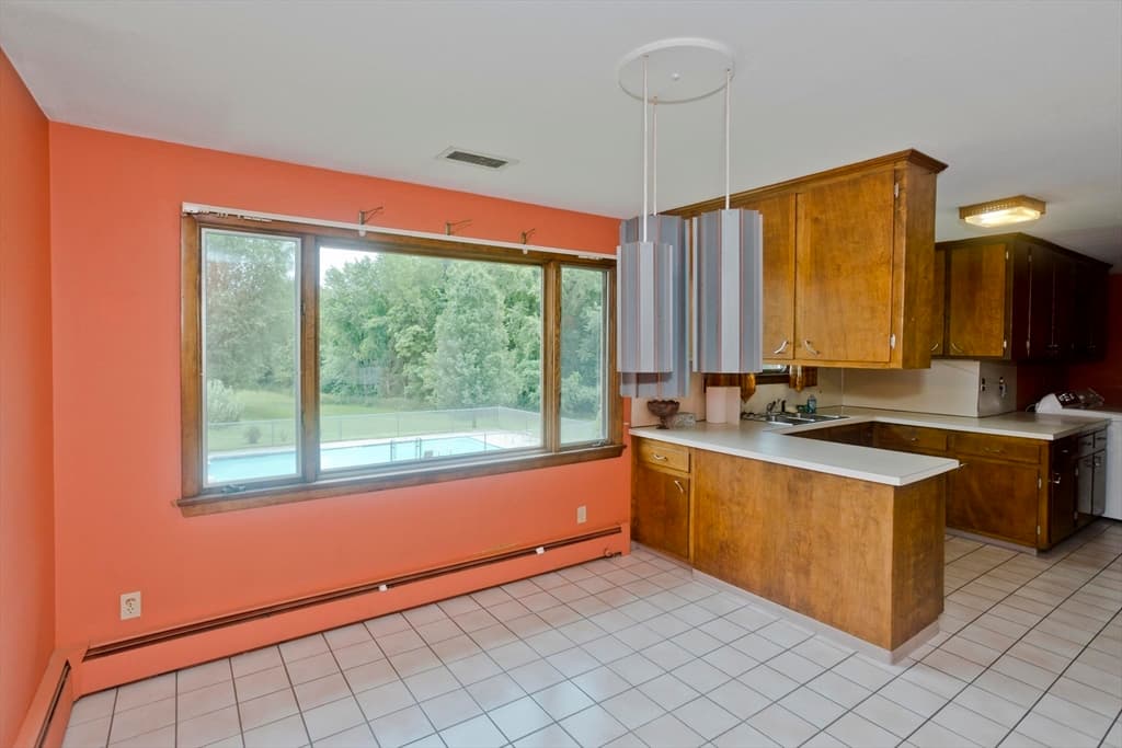 233 Lathrop St, South Hadley MA 01075 photo 10