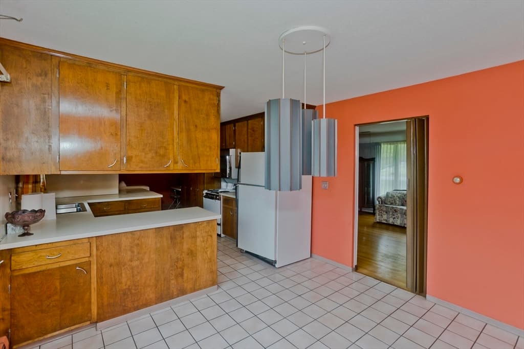 233 Lathrop St, South Hadley MA 01075 photo 11