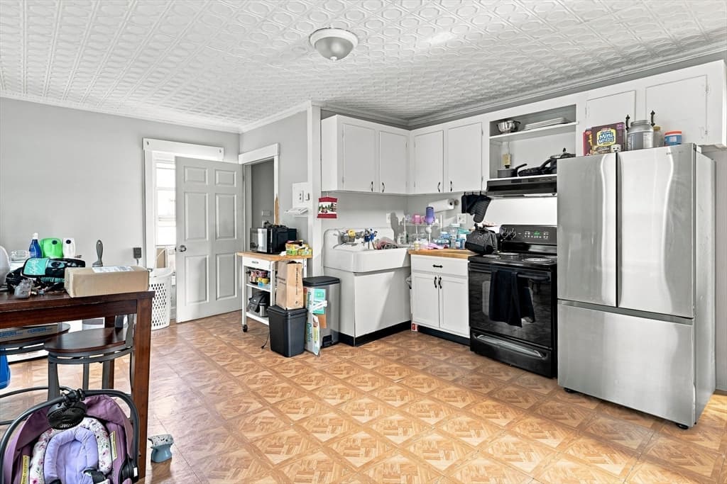 14 Perrault, Chicopee MA 01013 photo 22