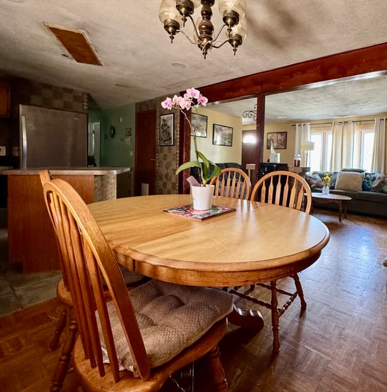 93 Marguerite St, Chicopee MA 01020 photo 4