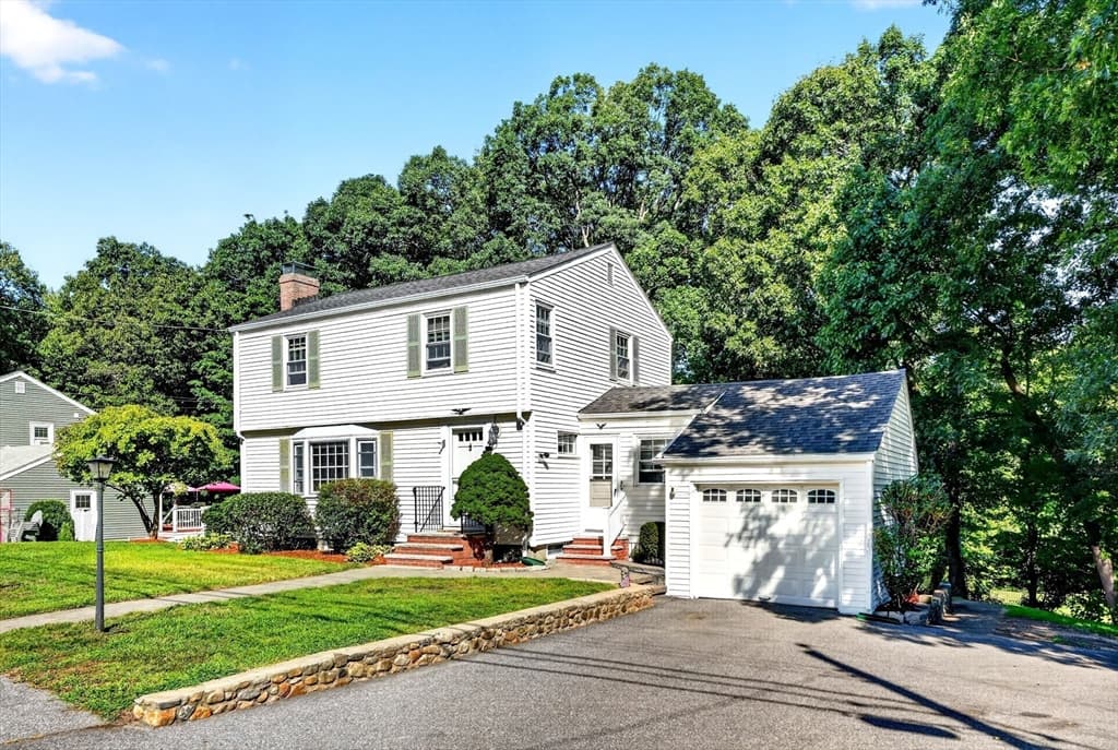12 Fisher Terrace, Woburn MA 01801