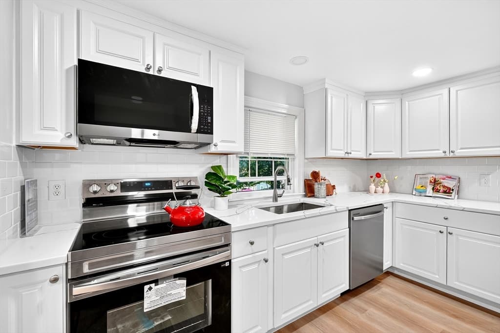 12 Fisher Terrace, Woburn MA 01801 photo 9