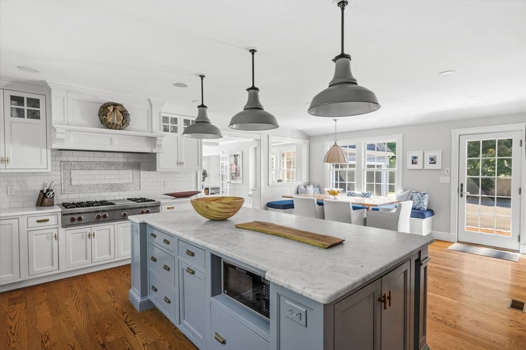 68 School Street, Hingham MA 02043 photo 4