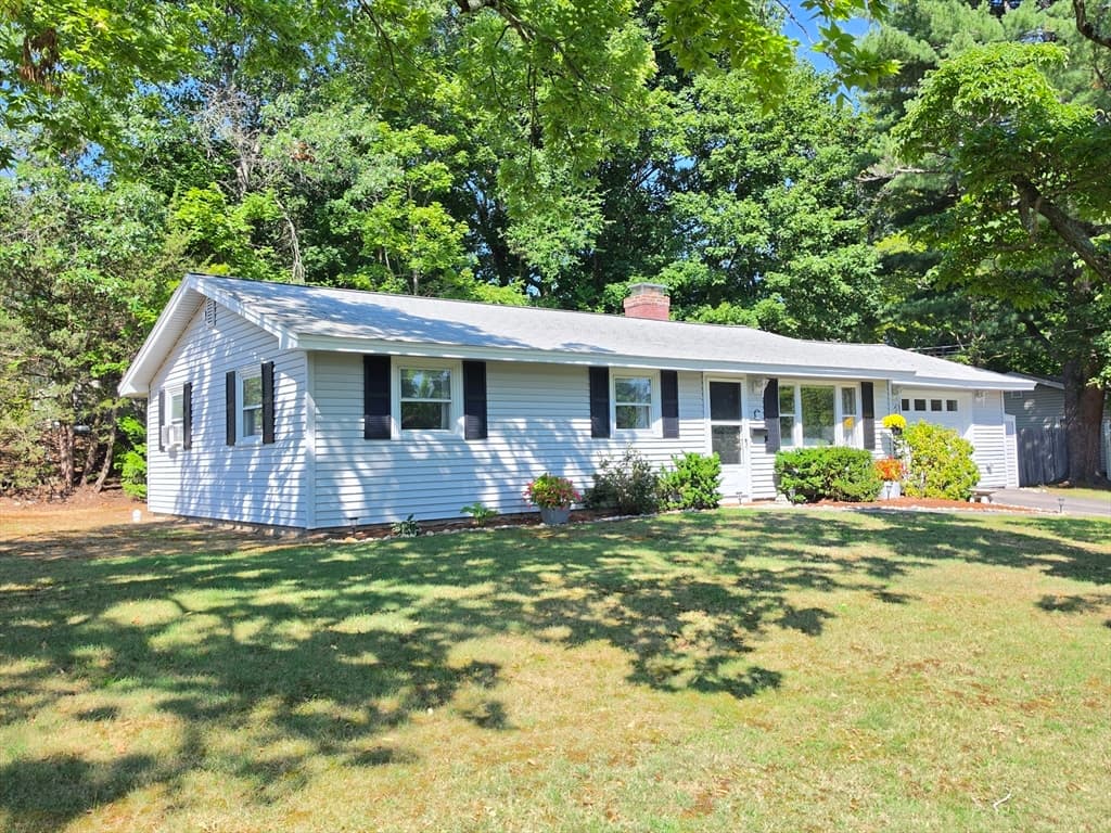 41 Anderson Rd, Framingham MA 01701