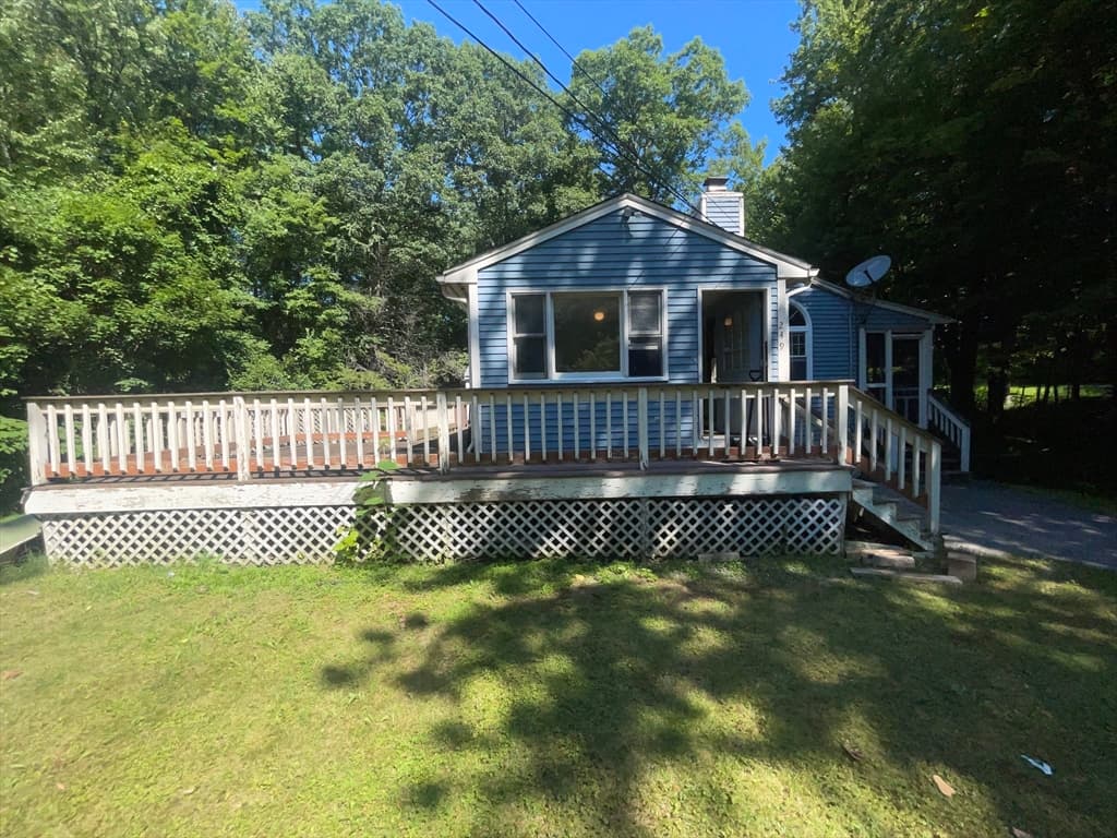 249 Granite St, Leominster MA 01453