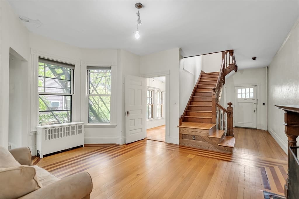 16 Harris St, Brookline MA 02446