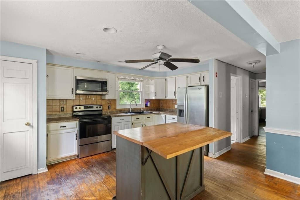 350 Harvey St, Taunton MA 02780 photo 9