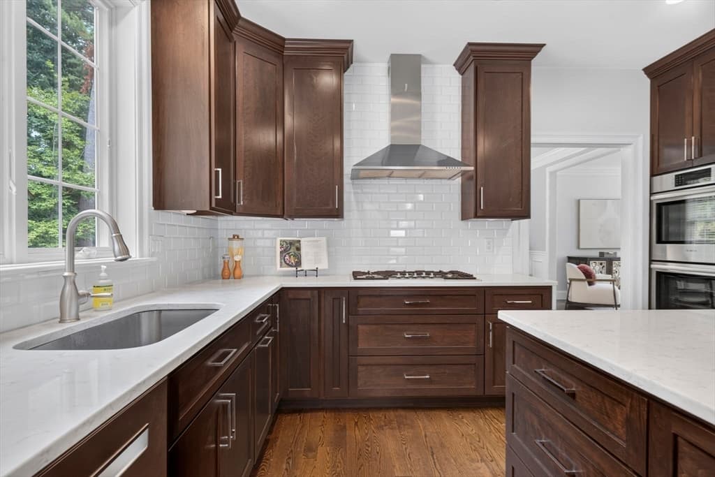 Single Family Residence at 8 Sterling Ct., Northborough MA 01532, Northborough, photo 9 of 42