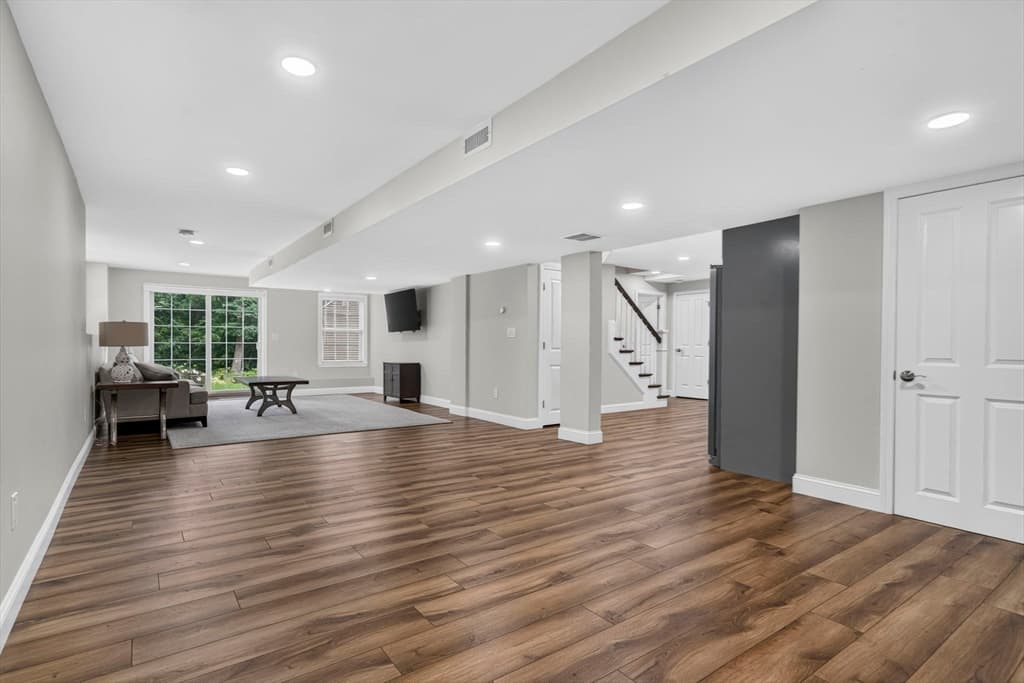 Single Family Residence at 8 Sterling Ct., Northborough MA 01532, Northborough, photo 31 of 42