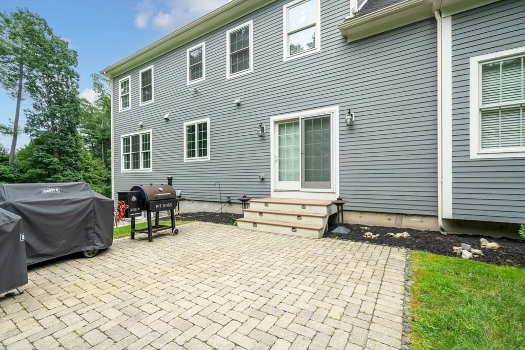 Single Family Residence at 8 Sterling Ct., Northborough MA 01532, Northborough, photo 39 of 42
