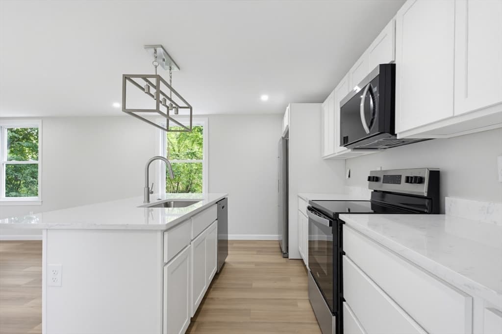 Single Family Residence at 5 Friedel St, Auburn MA 01501, Auburn, photo 13 of 42
