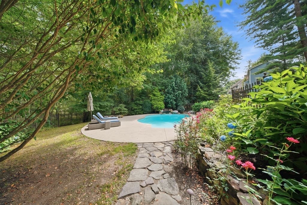 2 Jennifer Dr, Westford MA 01886 photo 5