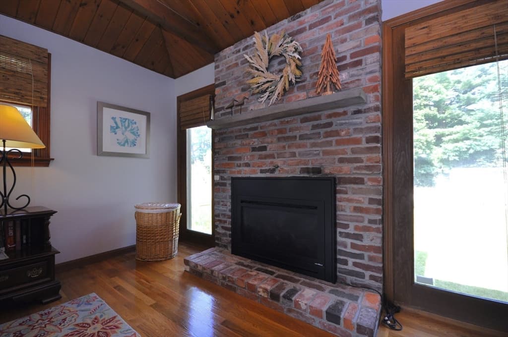32 Brenda Ave, East Bridgewater MA 02333 photo 5