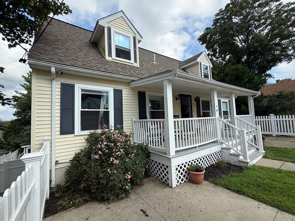 512 Prescott St, New Bedford MA 02746 photo 3