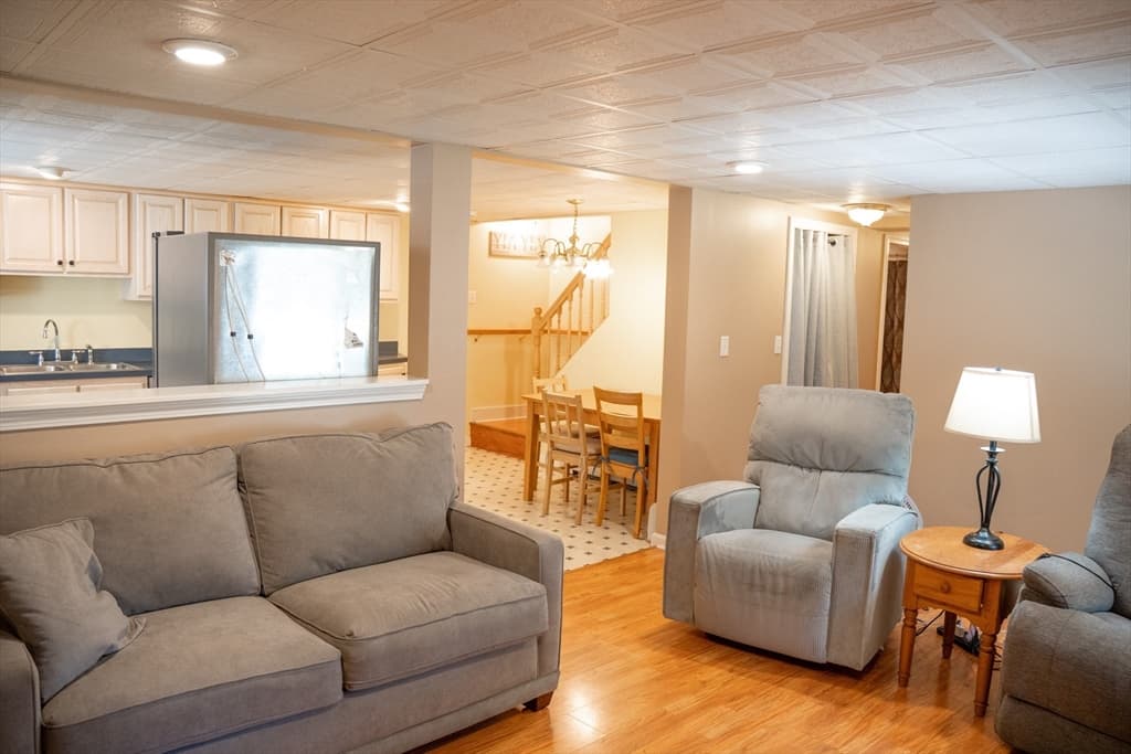 512 Prescott St, New Bedford MA 02746 photo 24