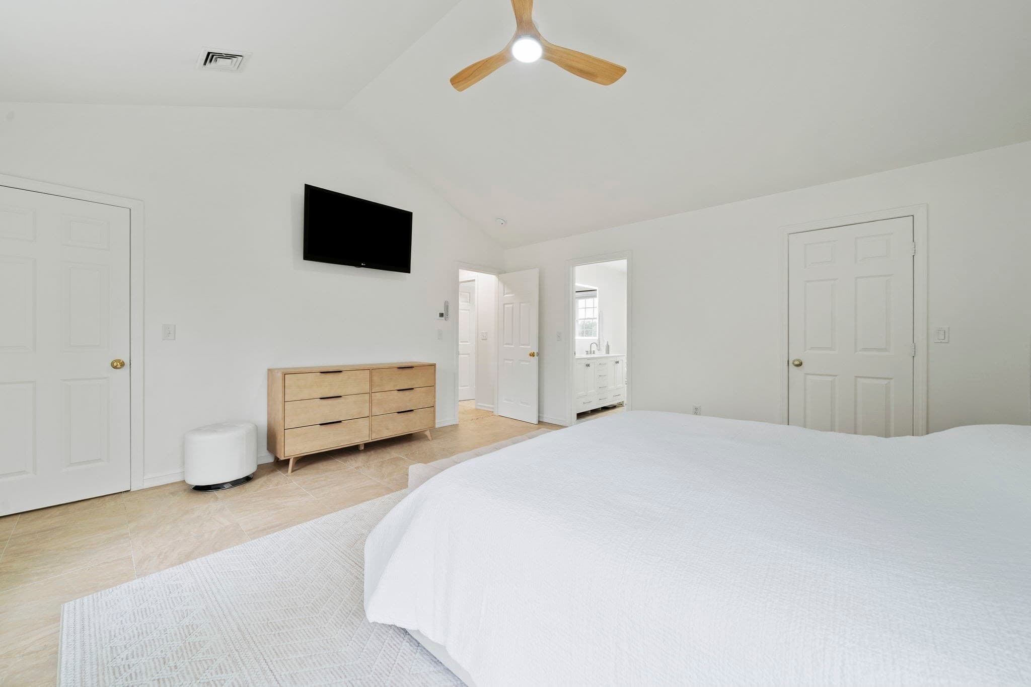 Single Family Residence at 3 Samantha Ln, Plympton MA 02367, Plympton, photo 13 of 34