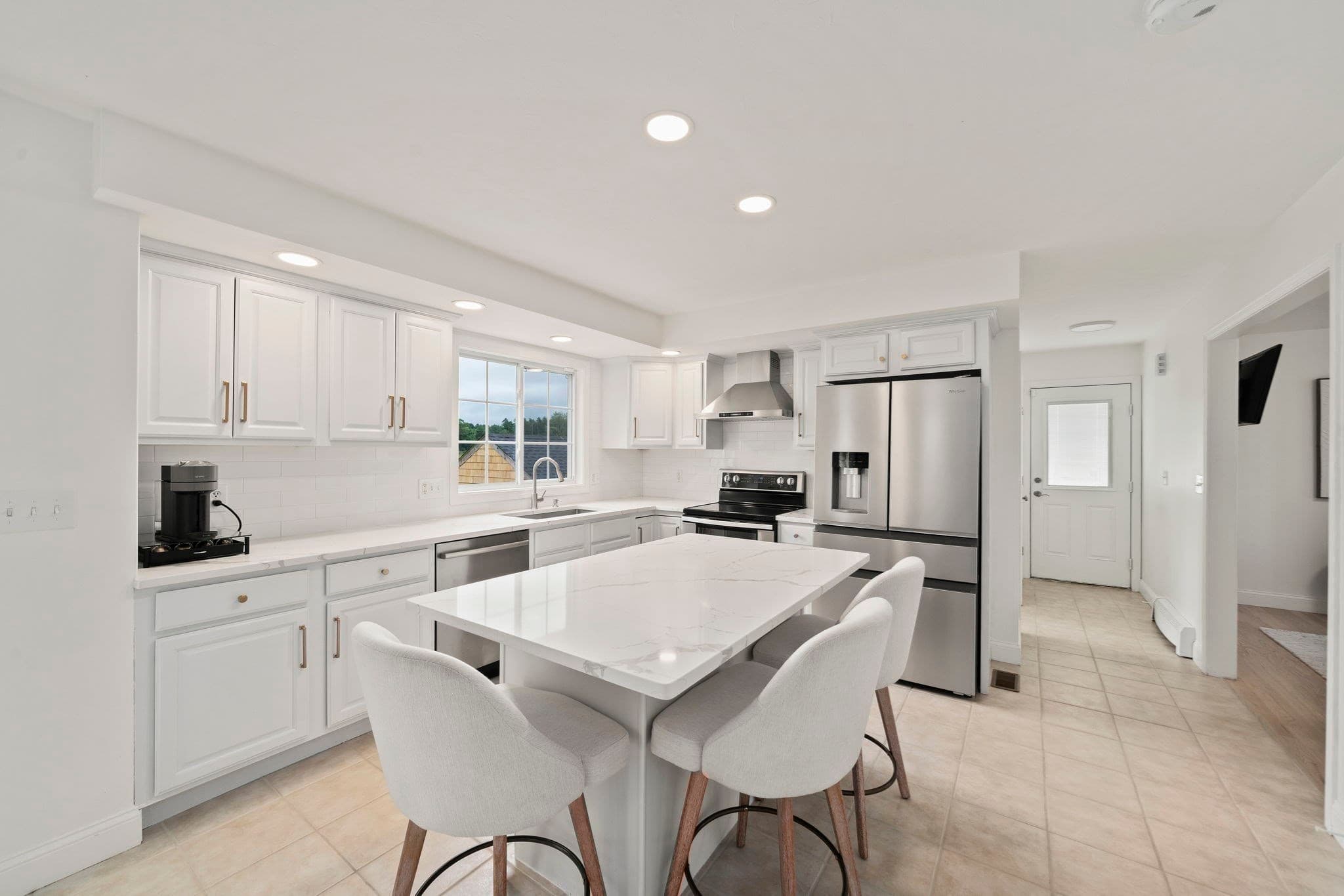 Single Family Residence at 3 Samantha Ln, Plympton MA 02367, Plympton, photo 3 of 34