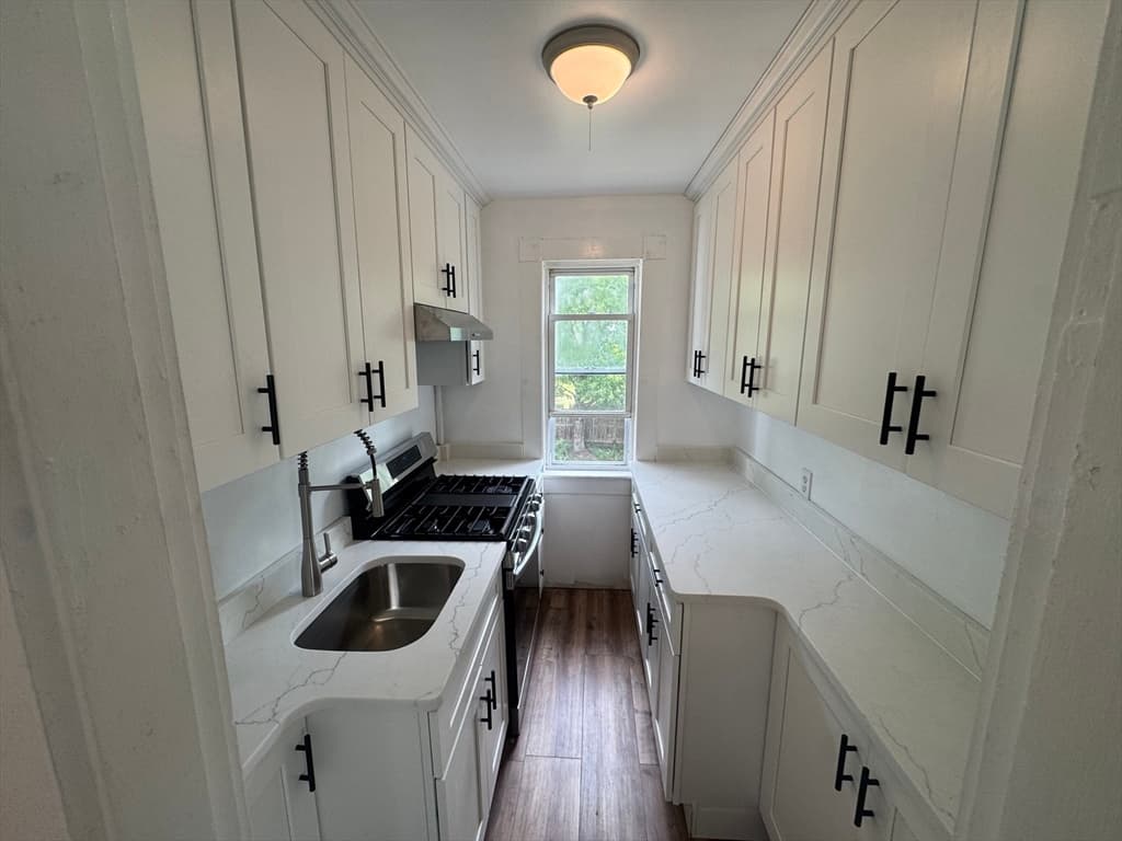 125 Gershom Ave, Lowell MA 01854 photo 8