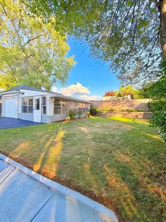 11 Thornfell St, Springfield MA 01104 photo 6