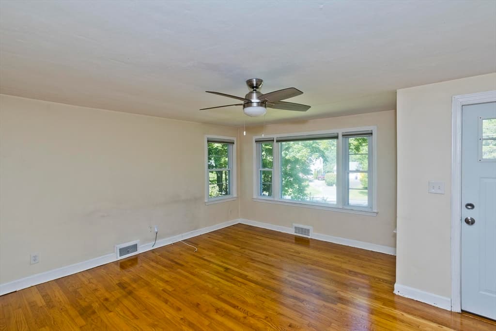 40 Hadley St, South Hadley MA 01075 photo 12