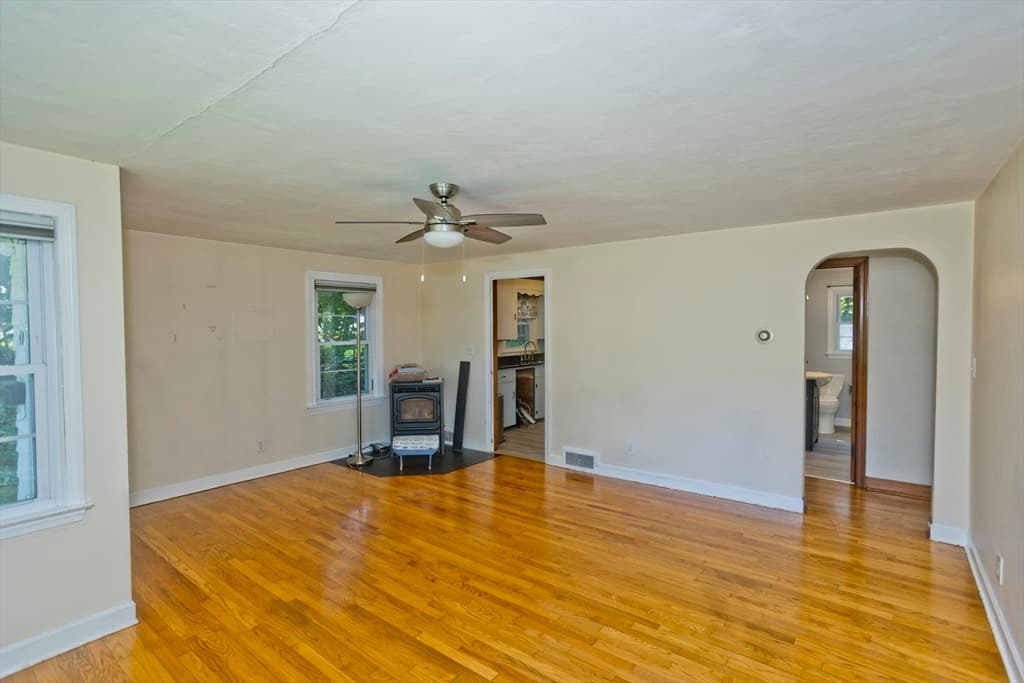 40 Hadley St, South Hadley MA 01075 photo 9